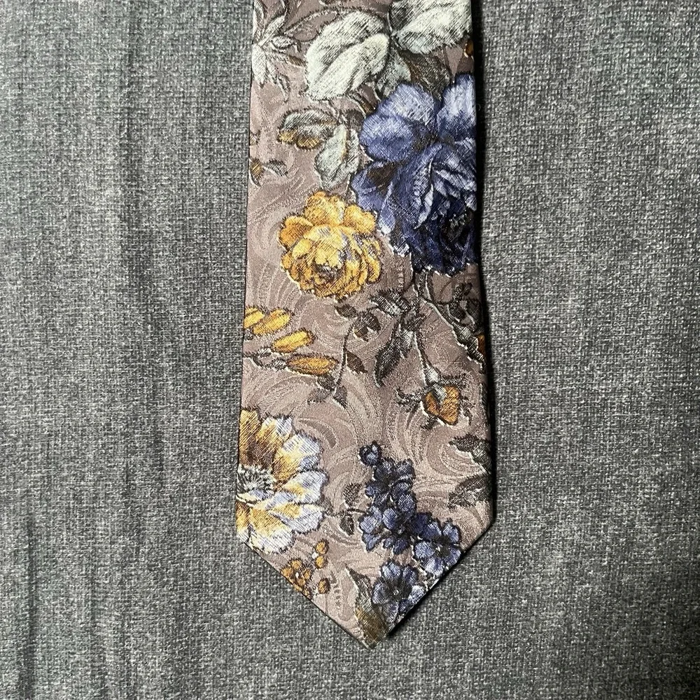 VTG Oleg Cassini Men's Necktie Floral Polyester Tie Blue Yellow Gray Classic